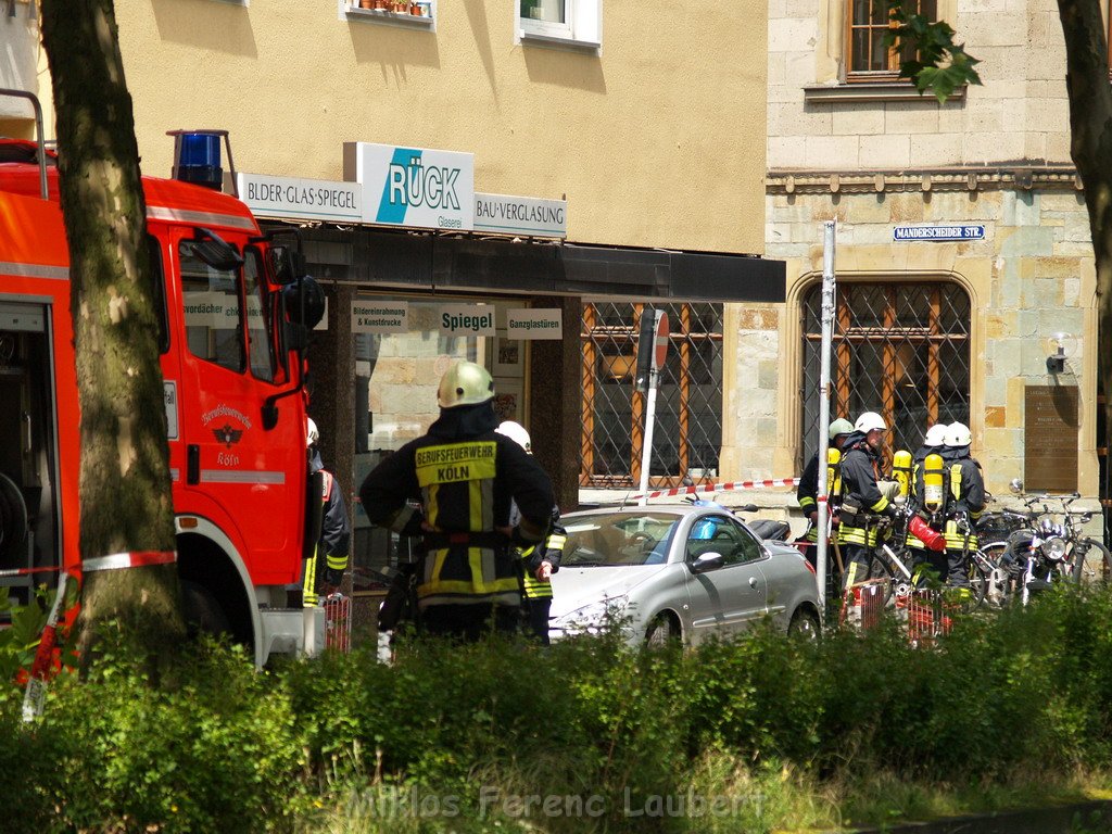 Gasaustritt Koeln Klettenberg Luxemburgerstr   P24.JPG